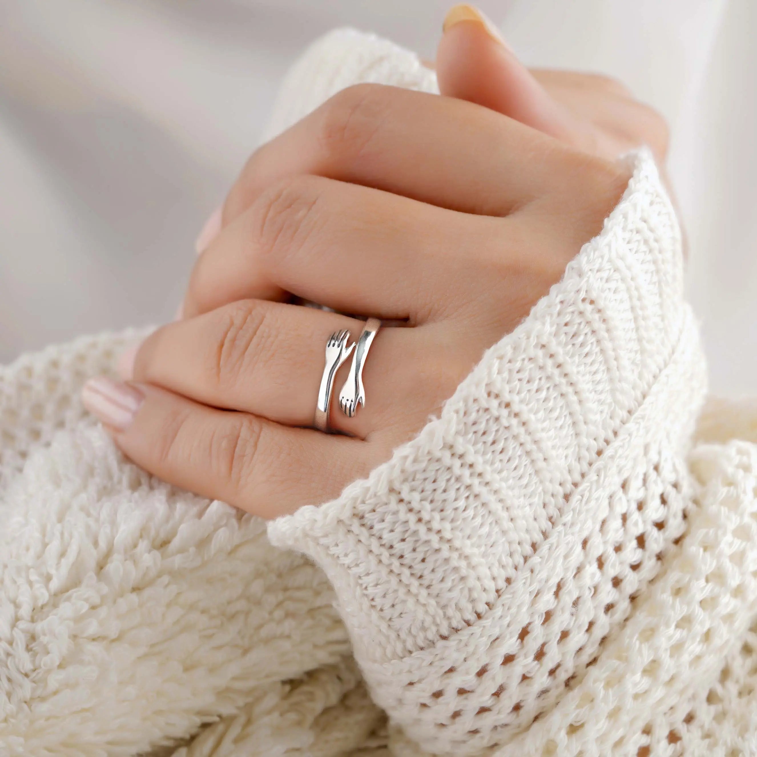 HUG RING PAKISTAN (BUY 1 GET 1 FREE)